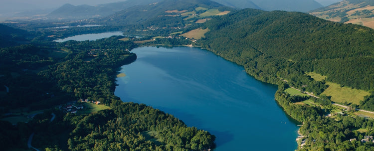 Le lac de Laffrey vu du ciel